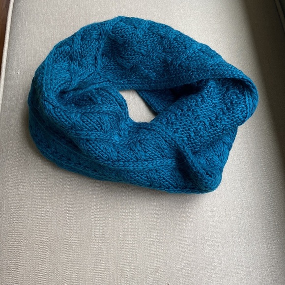 Teal Knit Infinity Scarf - Picture 4 of 5